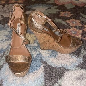STEVE MADDEN rose gold wedge heels size 7.5